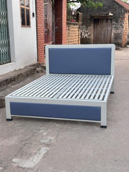 Giường sắt kết hợp da 1m6x2m
