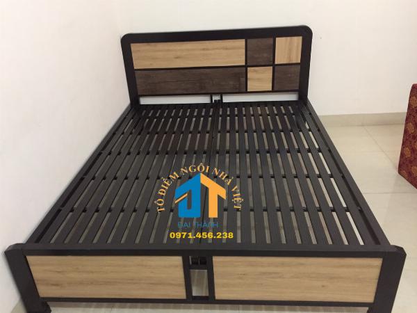 Giường sắt kết hợp gỗ Đại Thành 1m6x2m sắt hộp vuông to 40x80 siêu khỏe