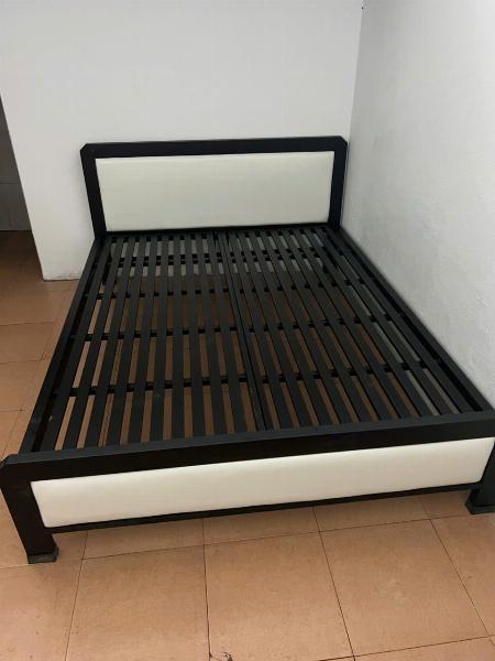Giường sắt kết hợp da 1m8x2m